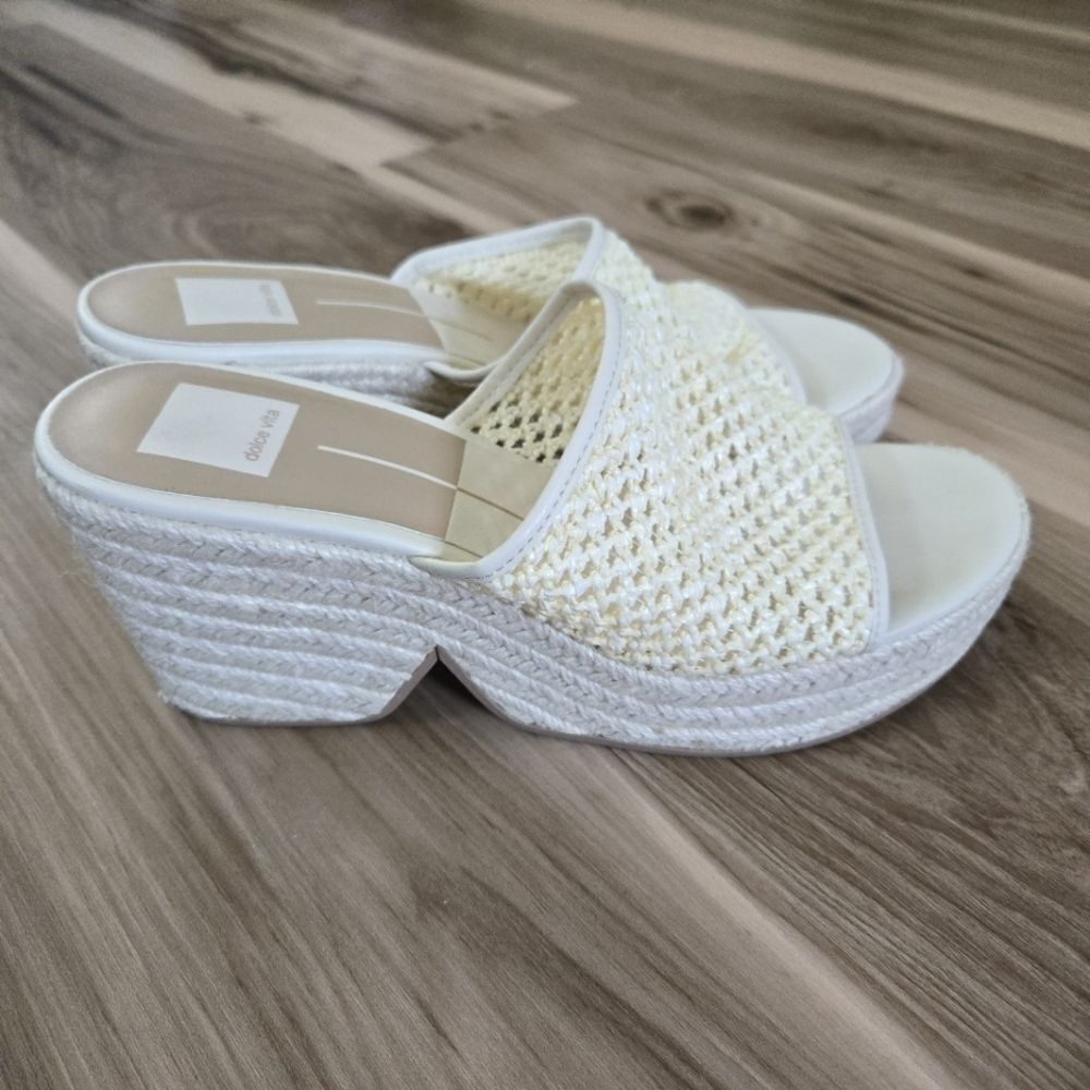 Dolce Vita Cream Colored Open Toe Wedges Women's Size 8.5